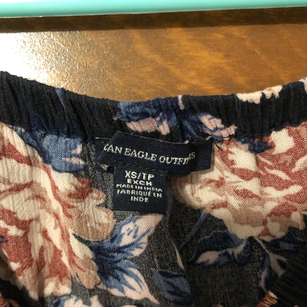 American Eagle Off the Shoulder Floral Top Size XS - Picture 7 of 7